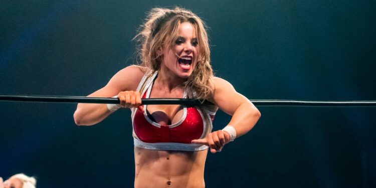Quinn McKay assina com a WWE