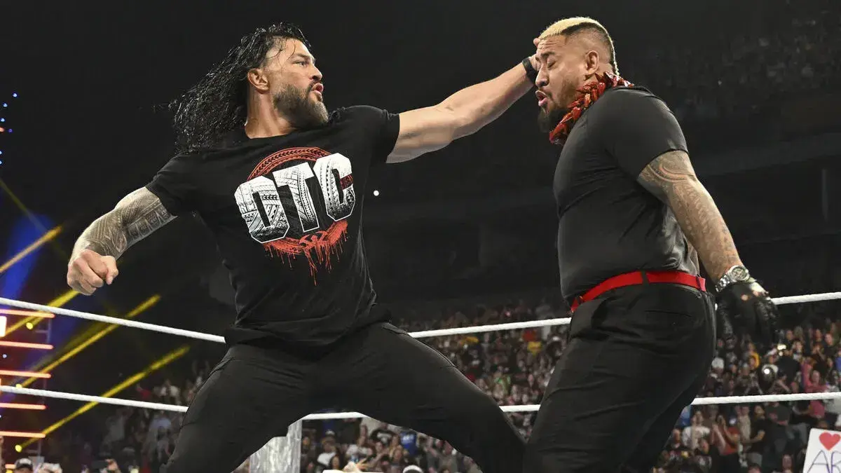 WWE planeja novo confronto entre Roman Reigns e Solo Sikoa no SmackDown