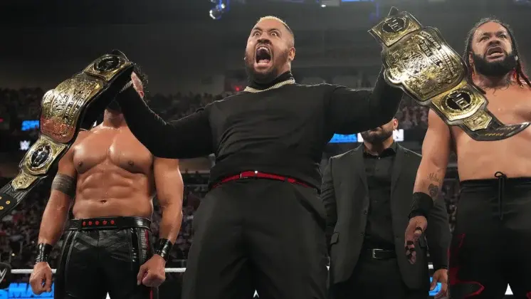 The Bloodline conquista o WWE Tag Team Championships no SmackDown