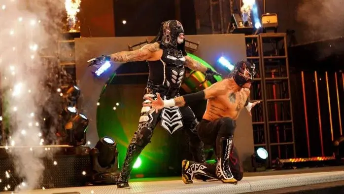 lucha brothers