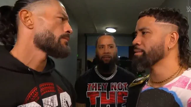 Jey Uso e Roman Reigns se encontram no WWE SmackDown