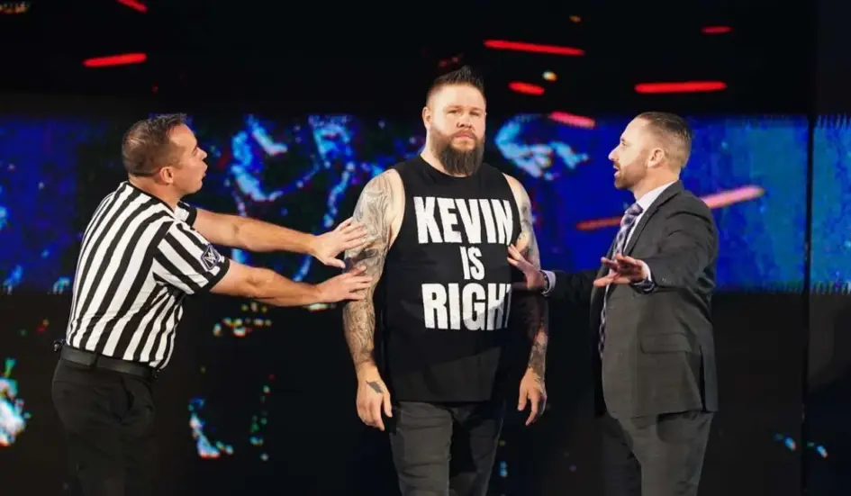 Entrevistadora da WWE se oferece para ser manager de Kevin Owens