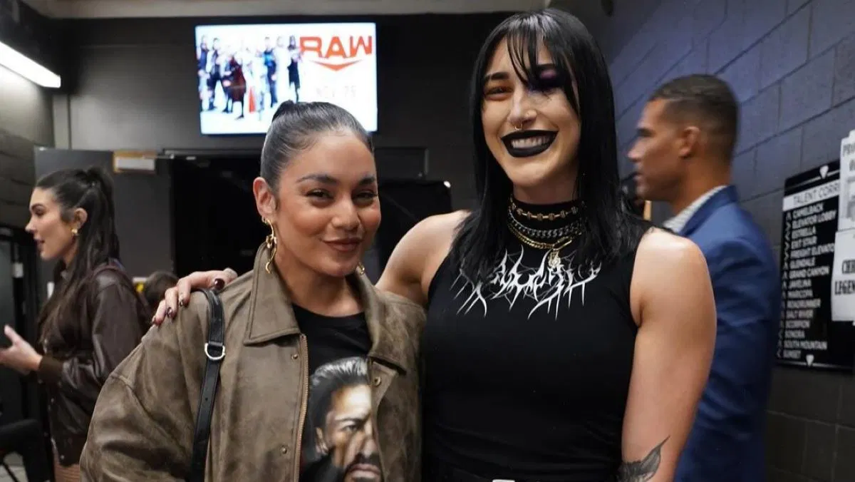 Vanessa Hudgens reage a sua aparição no WWE RAW