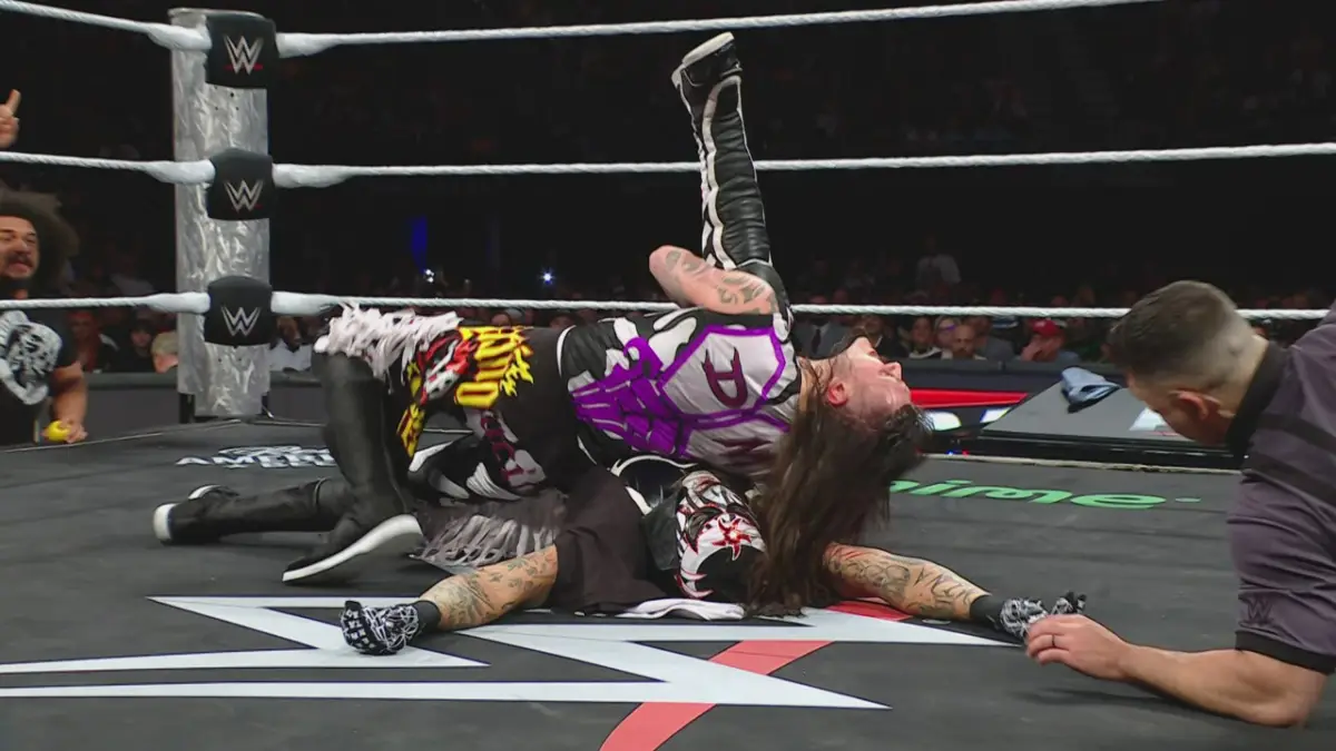 Penta tem chance pelo título arruinada por retorno de ex-campeão da WWE no RAW