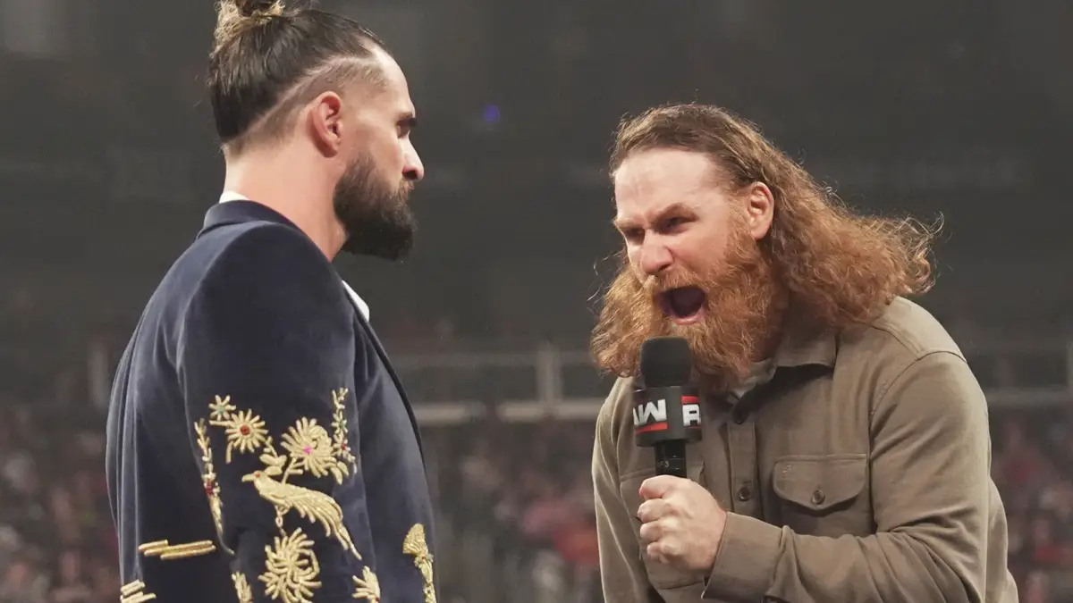 Sami Zayn reage após ser destruído por Seth Rollins e Bron Breakker no RAW