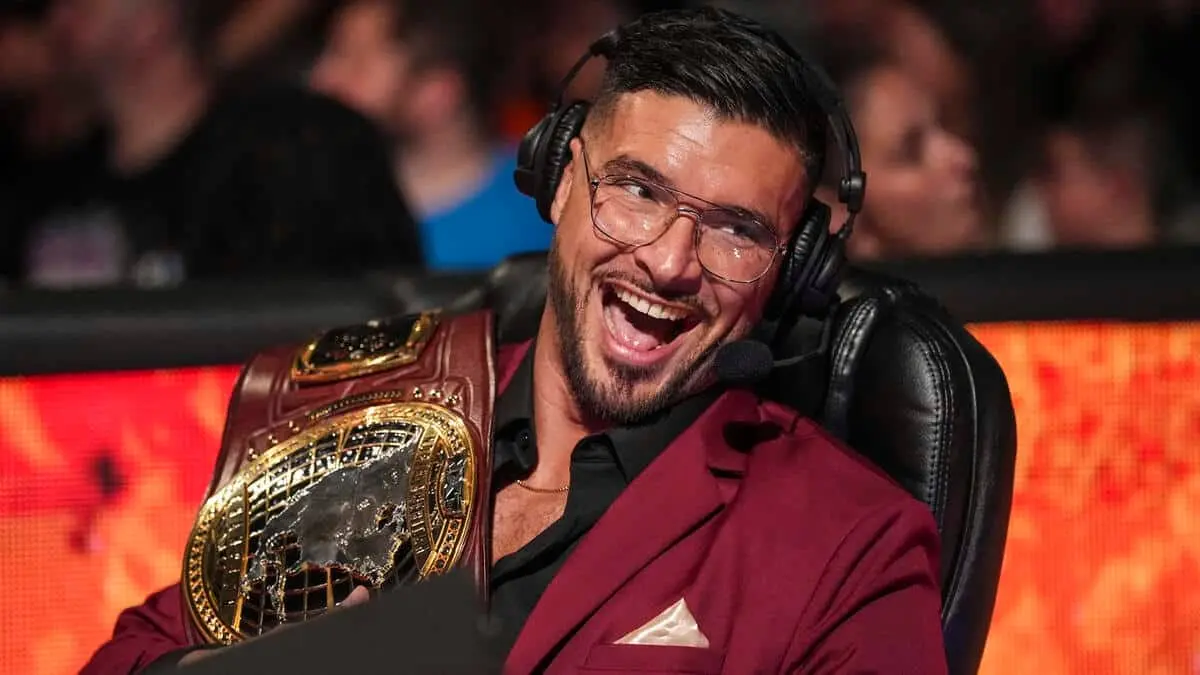 Ethan Page admite que só mudaria de gimmick por dinheiro