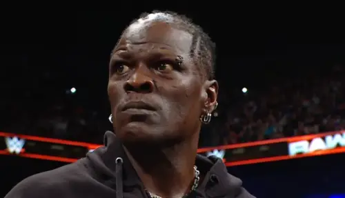 R-Truth revela visual impressionante no WWE RAW