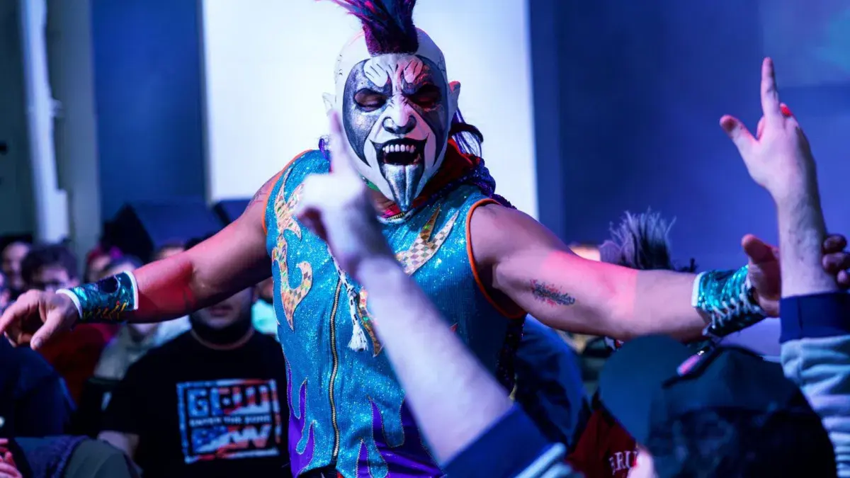 Psycho Clown assina contrato exclusivo com WWE