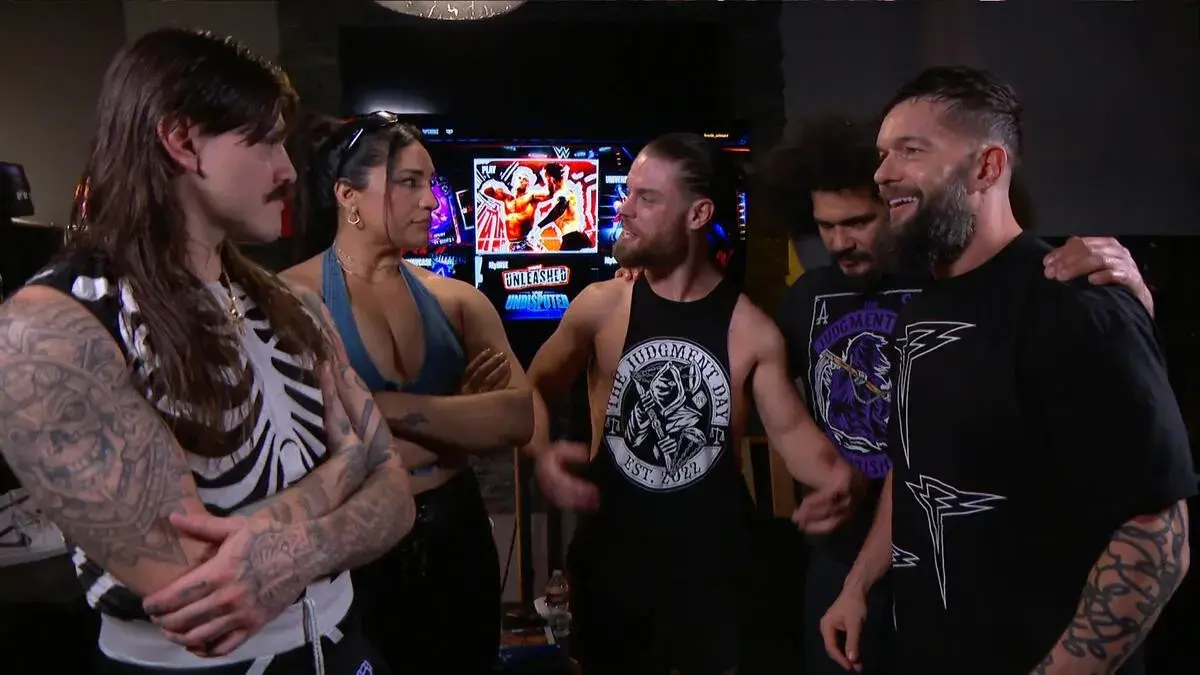 AJ Styles envia presente misterioso para Dominik Mysterio no WWE RAW