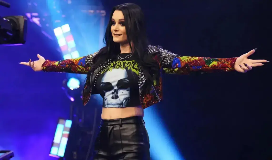 Saraya se desculpa com fãs por ausência no WWE Evolution