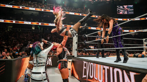 WWE Evolution sendo considerado um sucesso