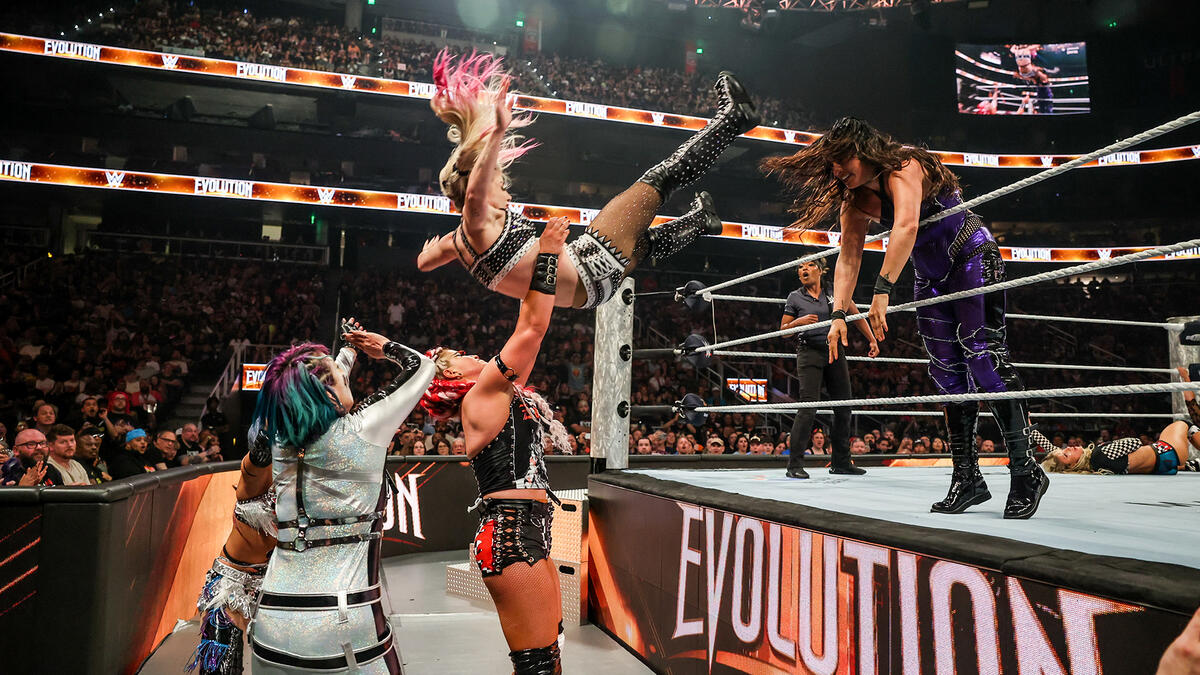 WWE Evolution sendo considerado um sucesso