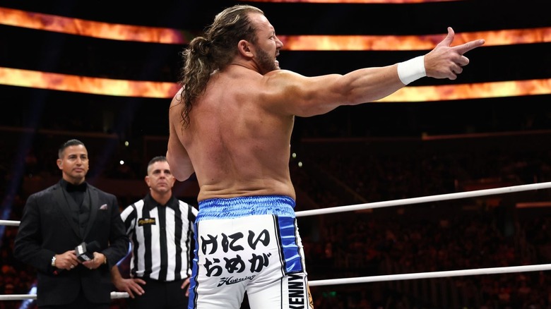 Kenny Omega ficará ausente da AEW por tempo indeterminado