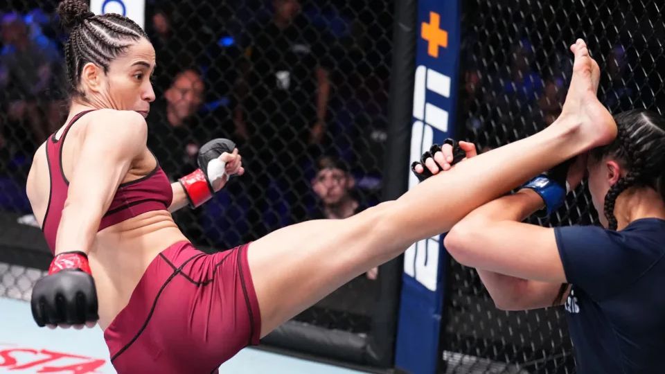 Brasileira dá show e derrota chinesa nas vésperas do UFC Shangai