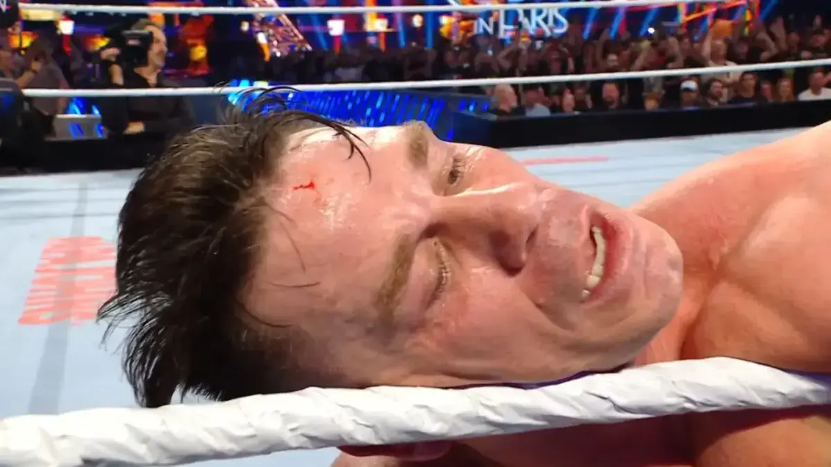 John Cena derrota Logan Paul em combate histórico no WWE Clash in Paris