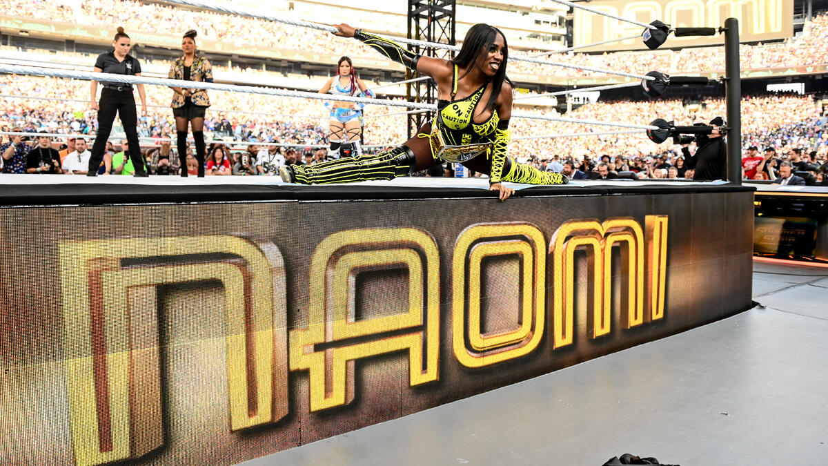 Naomi bastante elogiada na WWE após vitória no SummerSlam