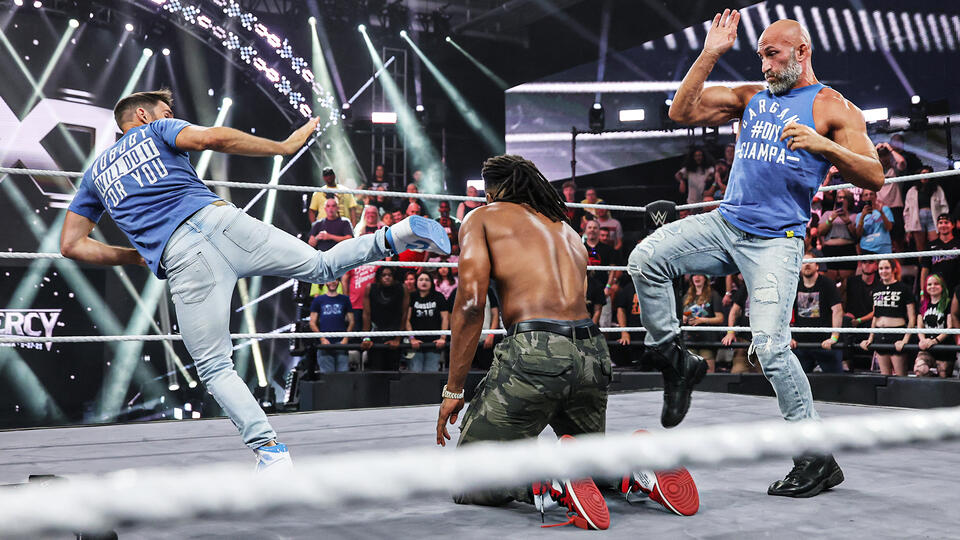 Tommaso Ciampa e Johnny Gargano fazem aparição especial no WWE NXT