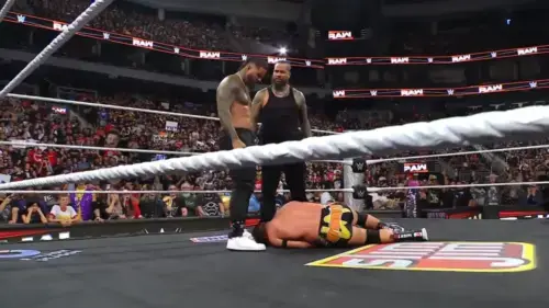 Jey Uso ataca LA Knight no WWE RAW e possível “heel turn” pode ter acontecido