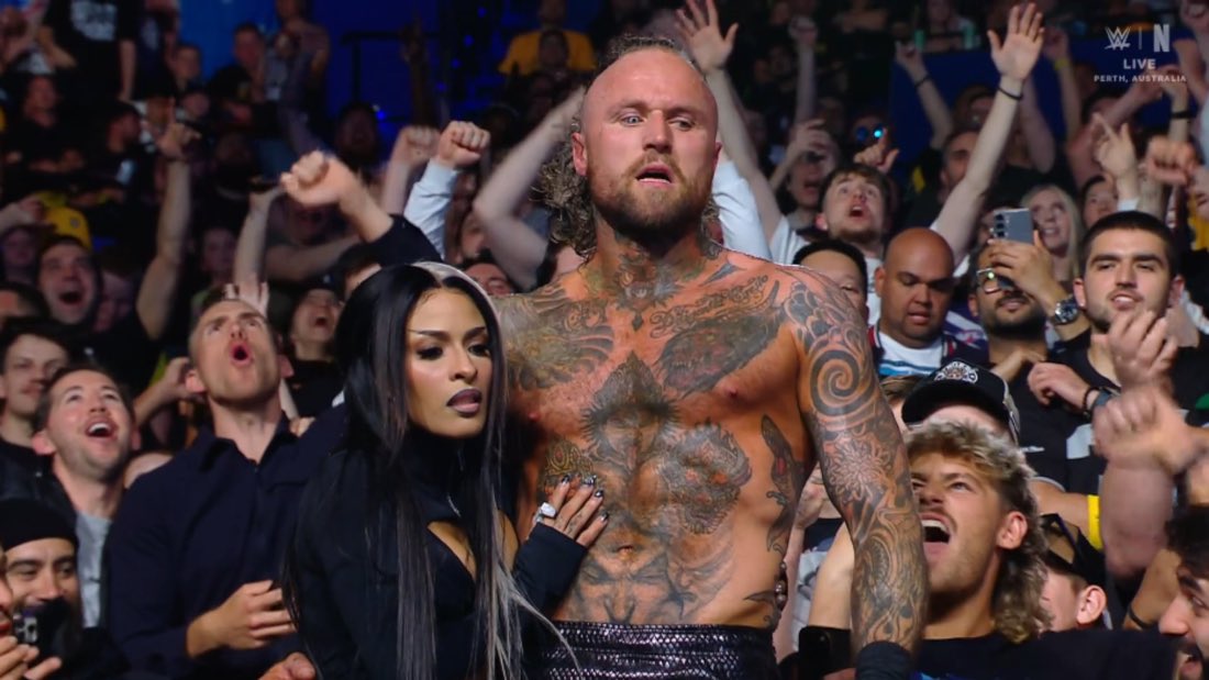 Zelina Vega se alia a Aleister Black no WWE SmackDown