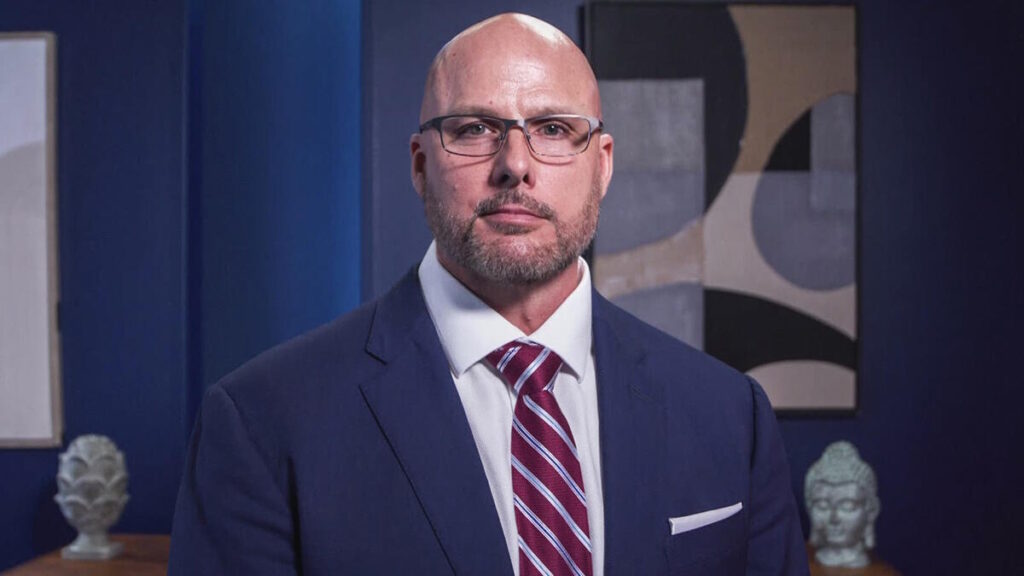 Adam Pearce enfrenta sérios problemas com estrelas de topo do WWE RAW