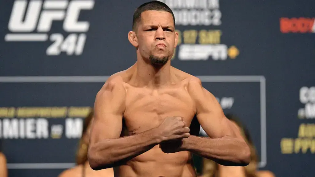 Ex-lutador do UFC Nate Diaz é flagrado no WWE RAW