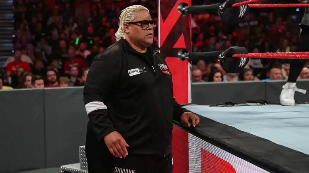 Rikishi passa por cirurgia de emergência de última hora