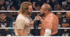 Adam Page salva Samoa Joe durante o AEW Dynamite