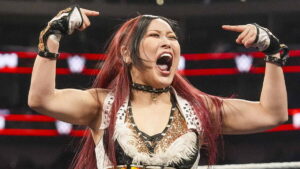 Revelado o motivo da ausência de IYO SKY da WWE