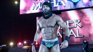 Jinder Mahal sai em defesa de Ridge Holland