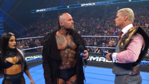 Cody Rhodes é confrontado por Aleister Black no WWE SmackDown