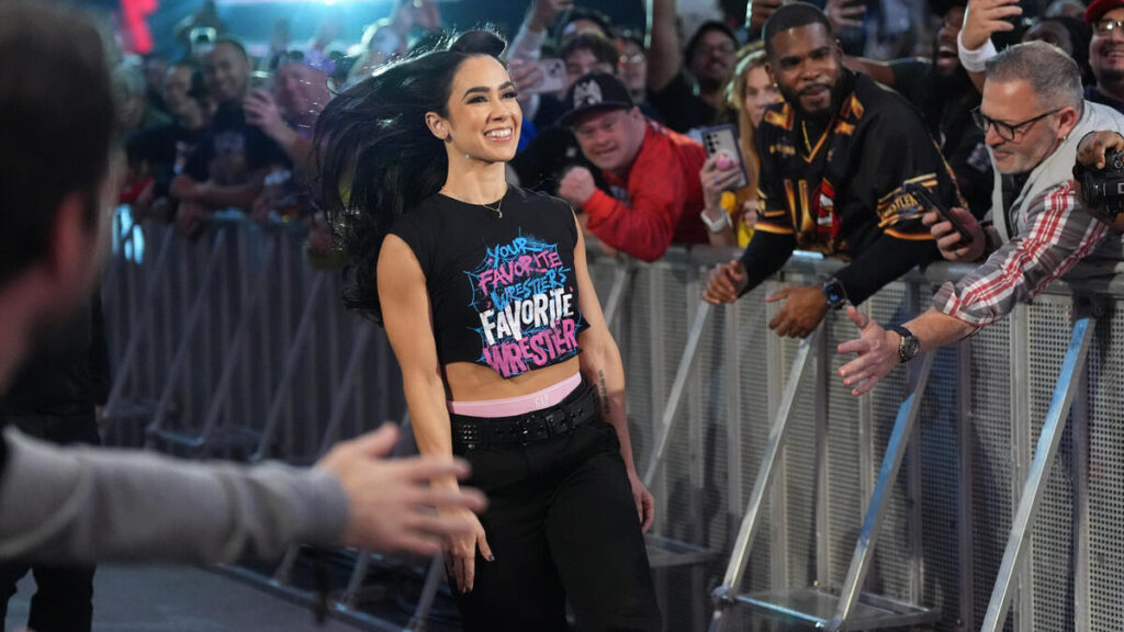 Bastidores da WWE ficaram surpresos com AJ Lee no podcast de Stephanie McMahon