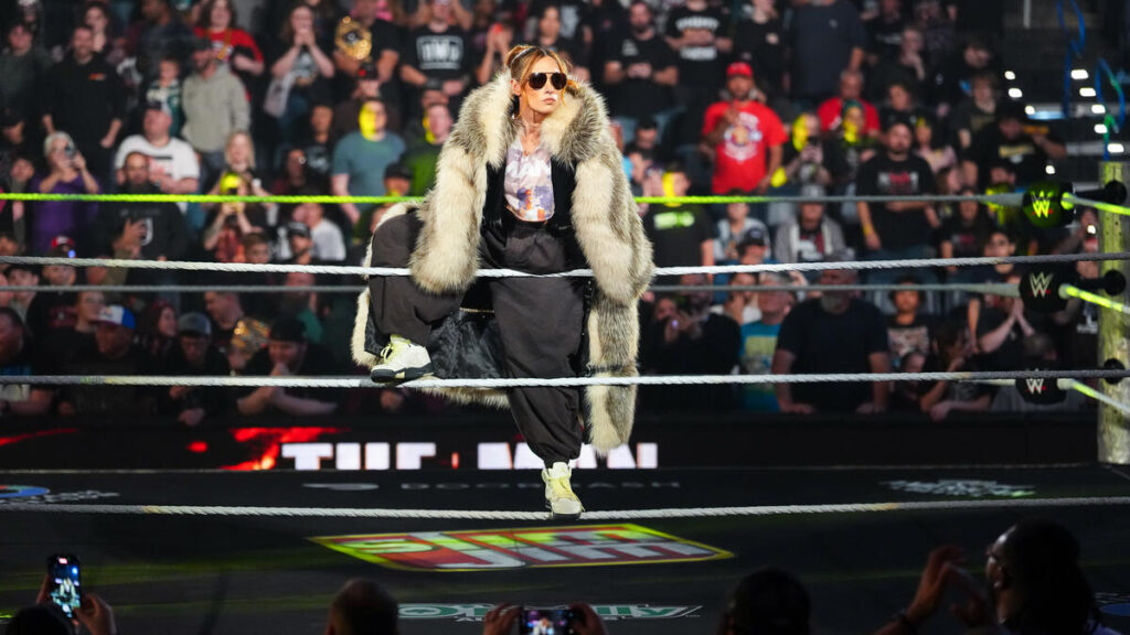 Becky Lynch reage ao pôster do Royal Rumble 2026