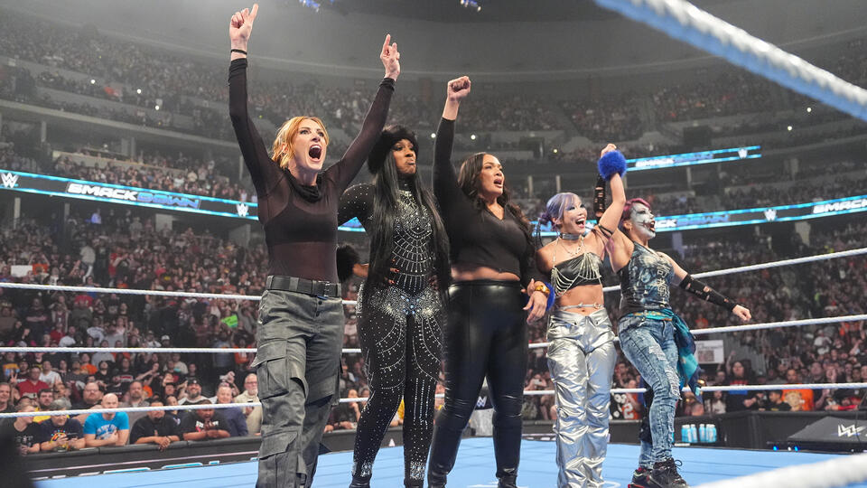 Becky Lynch afirma ser responsável pelo aumento nas vendas de ingressos do Survivor Series