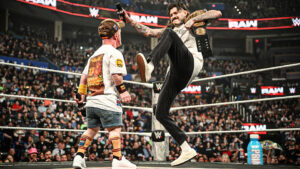 Dominik Mysterio destrói mini John Cena no WWE RAW