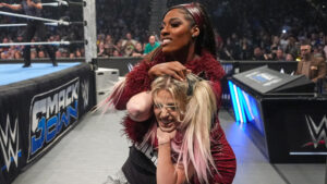 Lash Legend ataca Alexa Bliss durante o WWE SmackDown