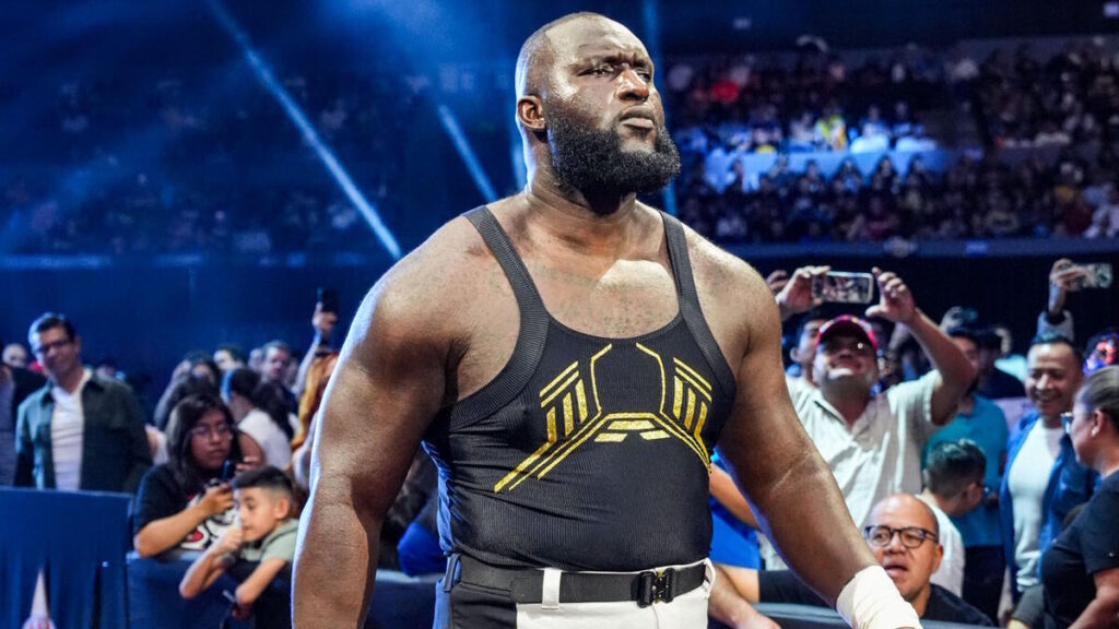 Omos diz que os fãs da WWE são responsáveis por sua ausência