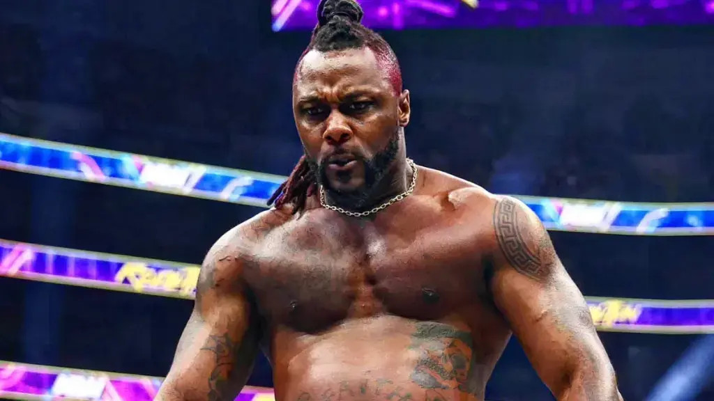 Swerve Strickland revela sua motivação para ter assinado um novo contrato com a AEW