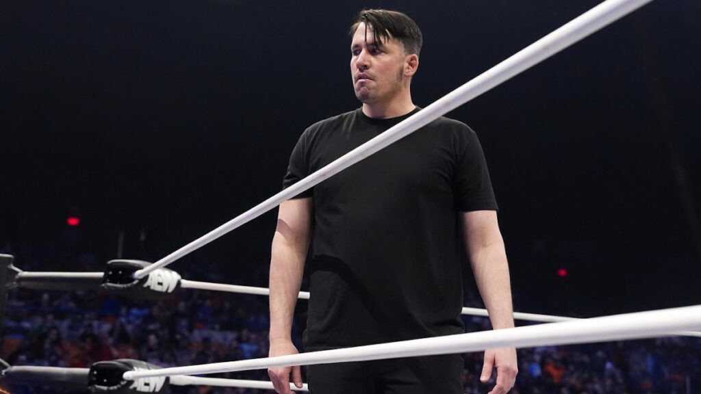 Chuck Taylor passa por cirurgia no pescoço