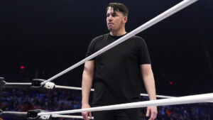 Chuck Taylor passa por cirurgia no pescoço