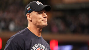 Despedida de John Cena na WWE teve mudança drástica de rumo, diz Vince Russo