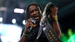 WWE vê Oba Femi no mesmo nível de Bron Breakker