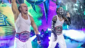 The Hardys encaminham permanência na TNA