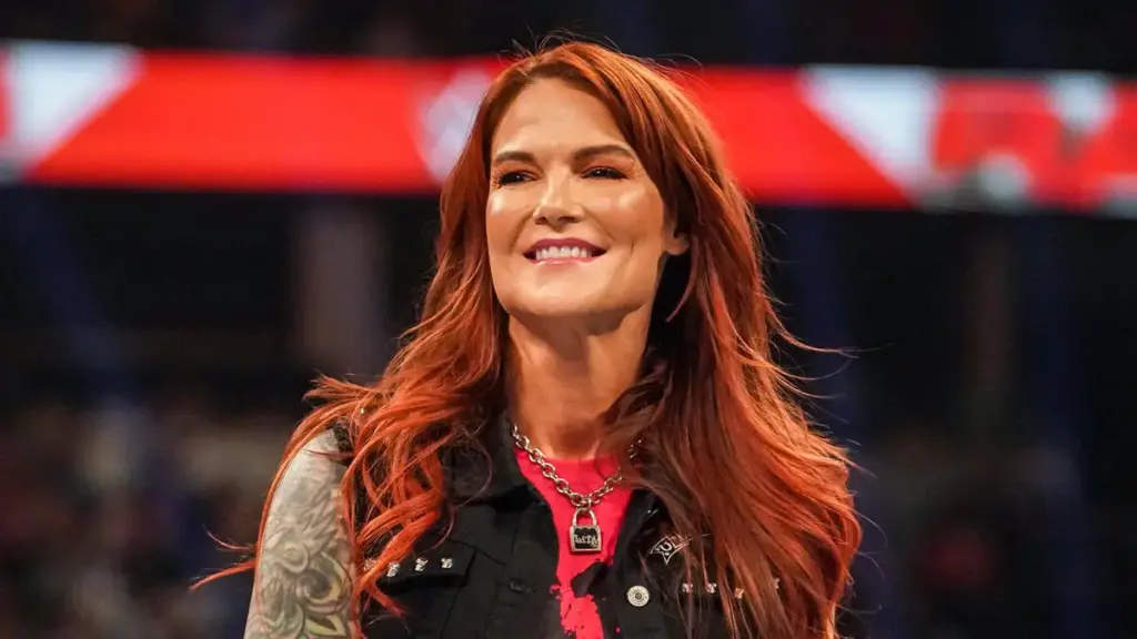 Lita revela que pode retornar à WWE caso surja uma oportunidade adequada