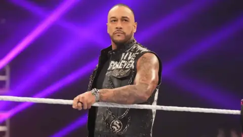 Former WWE writer says Damian Priest’s momentum stalled after Survivor Series loss