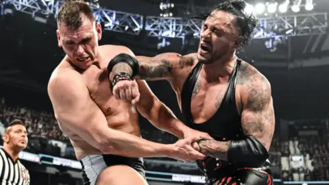 WWE Legend defends Survivor Series match outcome between Gunther and Priest