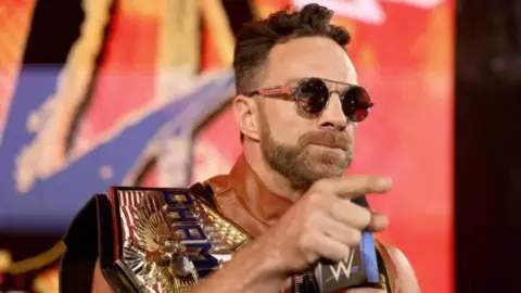 Former WWE Champion’s Massive Backstage Support for LA Knight Unbeknownst to Him