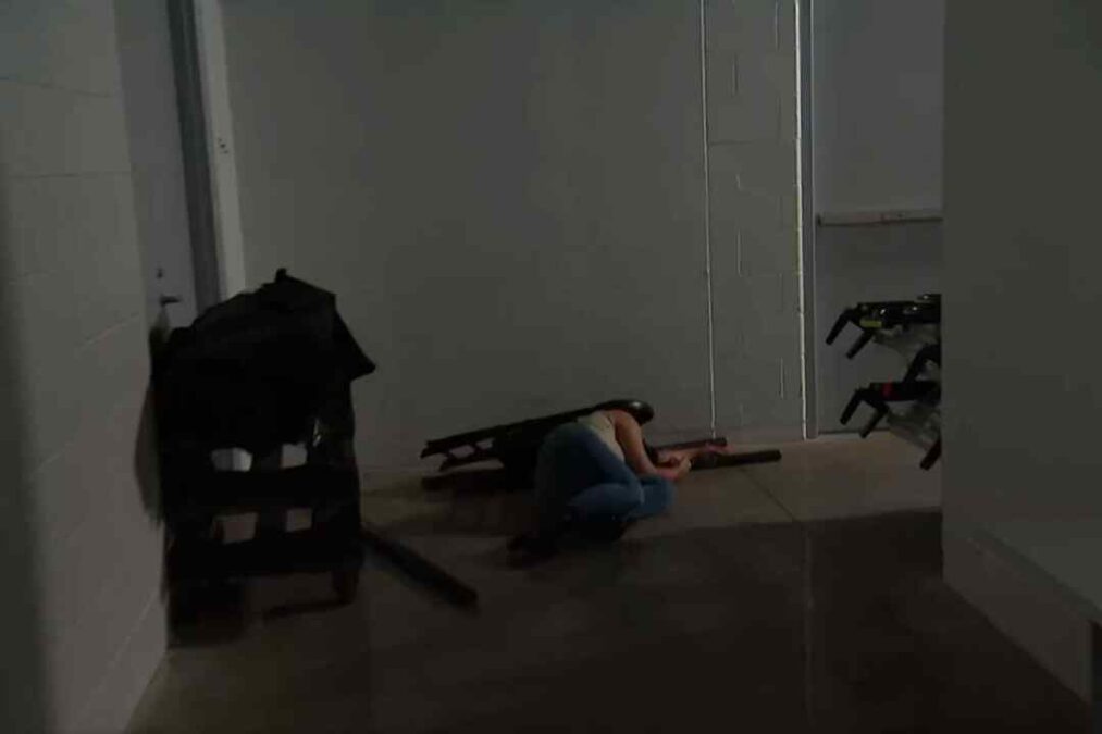 BREAKING: 5′ 10″ star laid out backstage on AEW TV; officials worried