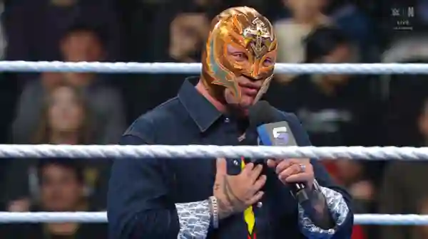 Rey Mysterio Makes Major Announcement During SmackDown