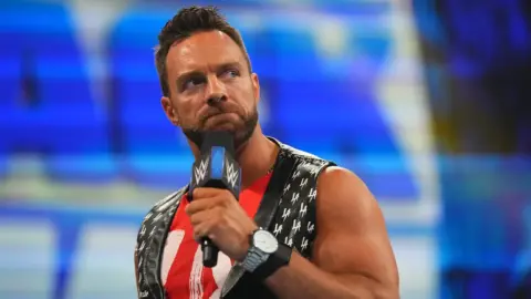 LA Knight Receives Major Endorsement From WWE Hall of Famer Amidst Losing Streak