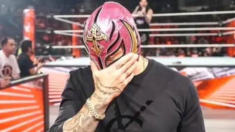 Rey Mysterio Responds to Bayley After Emotional WWE Legend Post
